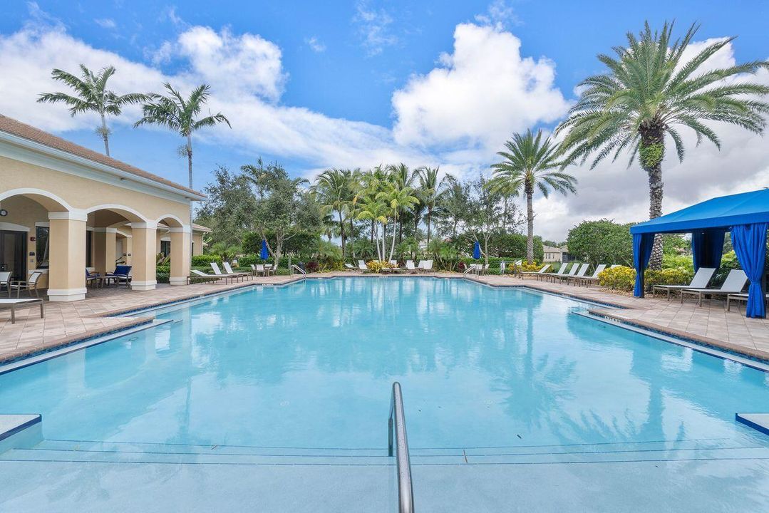 Active With Contract: $789,990 (4 beds, 3 baths, 2281 Square Feet)