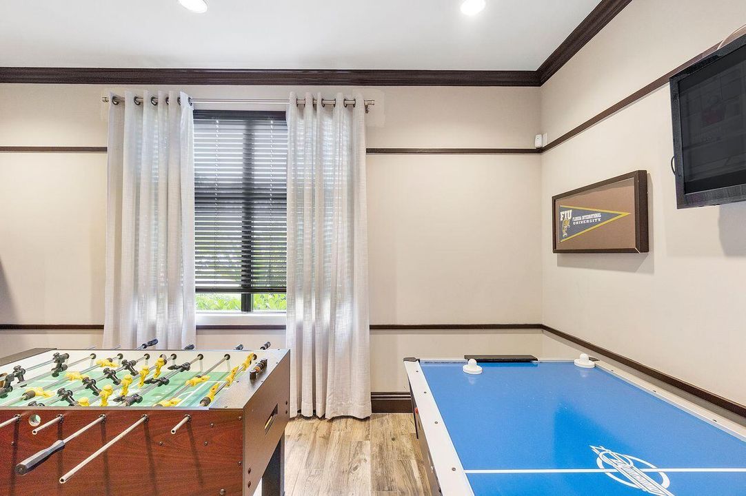 Active With Contract: $789,990 (4 beds, 3 baths, 2281 Square Feet)