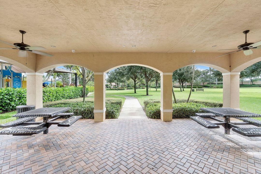 Active With Contract: $789,990 (4 beds, 3 baths, 2281 Square Feet)