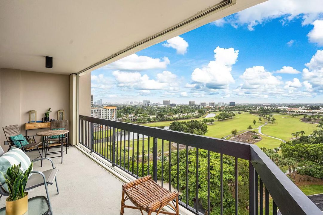 En Venta: $339,000 (2 camas, 2 baños, 1294 Pies cuadrados)