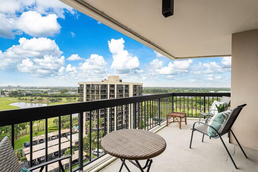 En Venta: $339,000 (2 camas, 2 baños, 1294 Pies cuadrados)