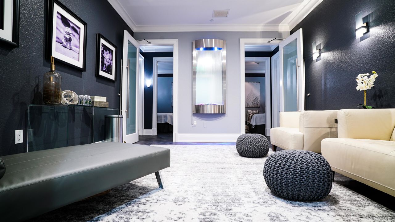 For Sale: $3,495,000 (7 beds, 6 baths, 5505 Square Feet)