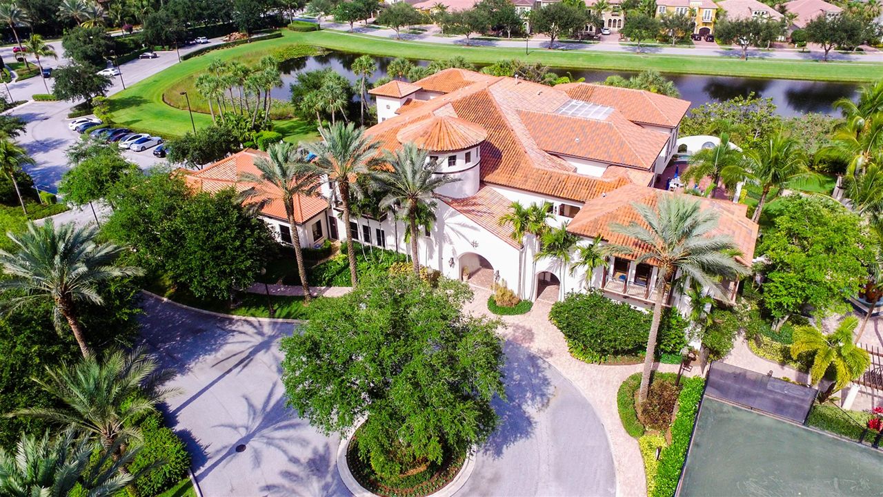 For Sale: $3,495,000 (7 beds, 6 baths, 5505 Square Feet)