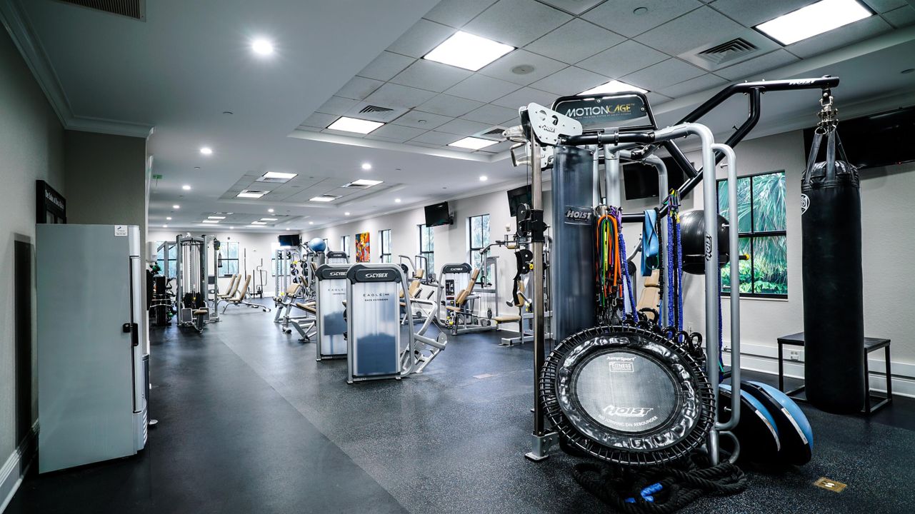 For Sale: $3,495,000 (7 beds, 6 baths, 5505 Square Feet)