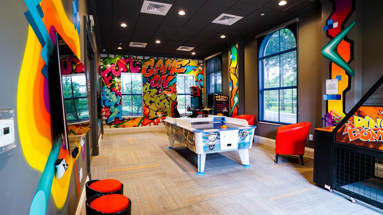 For Sale: $3,495,000 (7 beds, 6 baths, 5505 Square Feet)