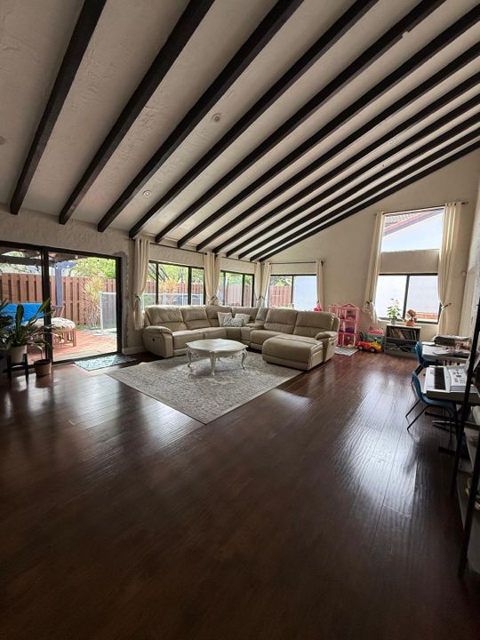 For Rent: $5,100 (4 beds, 2 baths, 2208 Square Feet)