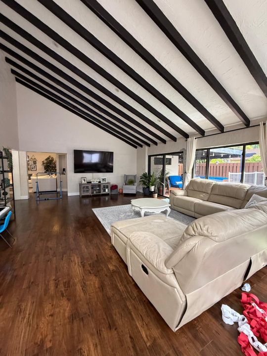 For Rent: $5,100 (4 beds, 2 baths, 2208 Square Feet)