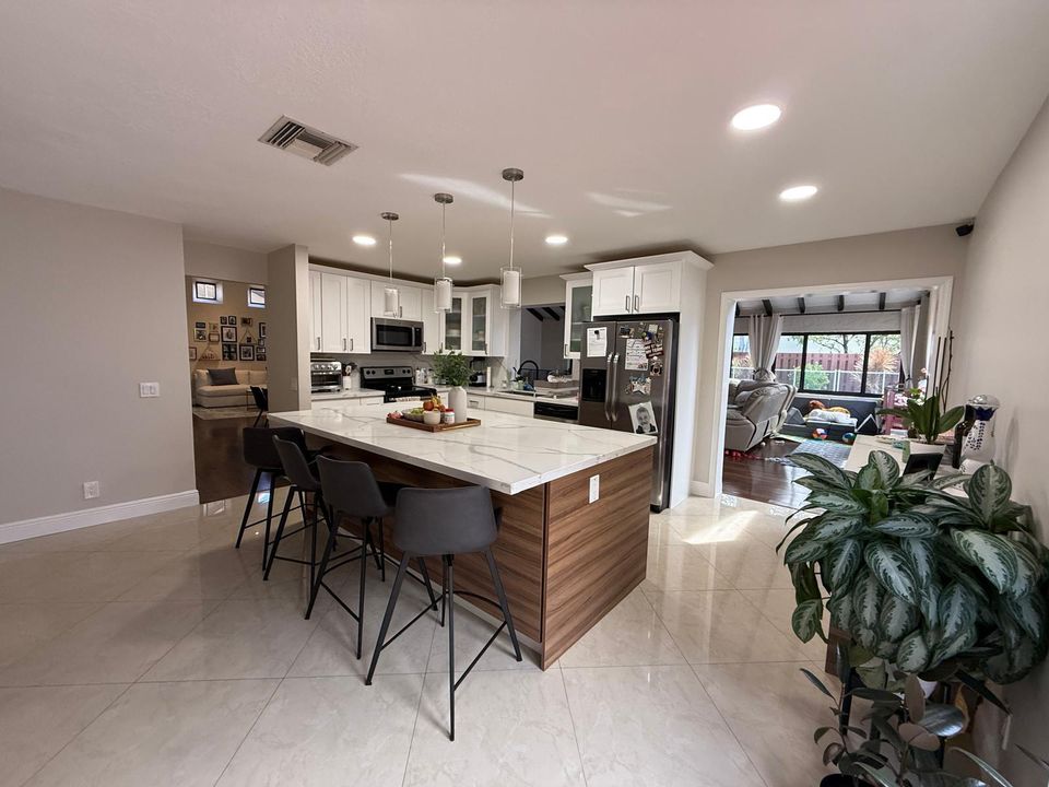 For Rent: $5,100 (4 beds, 2 baths, 2208 Square Feet)