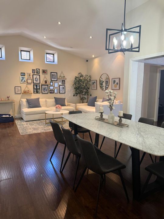 For Rent: $5,100 (4 beds, 2 baths, 2208 Square Feet)