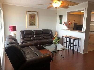 For Rent: $1,800 (1 beds, 1 baths, 696 Square Feet)