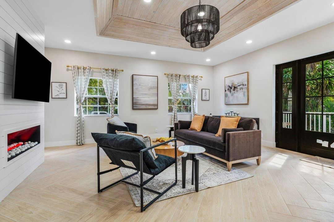 En Renta: $7,600 (3 camas, 2 baños, 1600 Pies cuadrados)