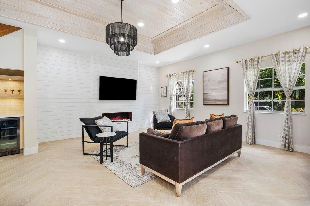 En Renta: $7,600 (3 camas, 2 baños, 1600 Pies cuadrados)