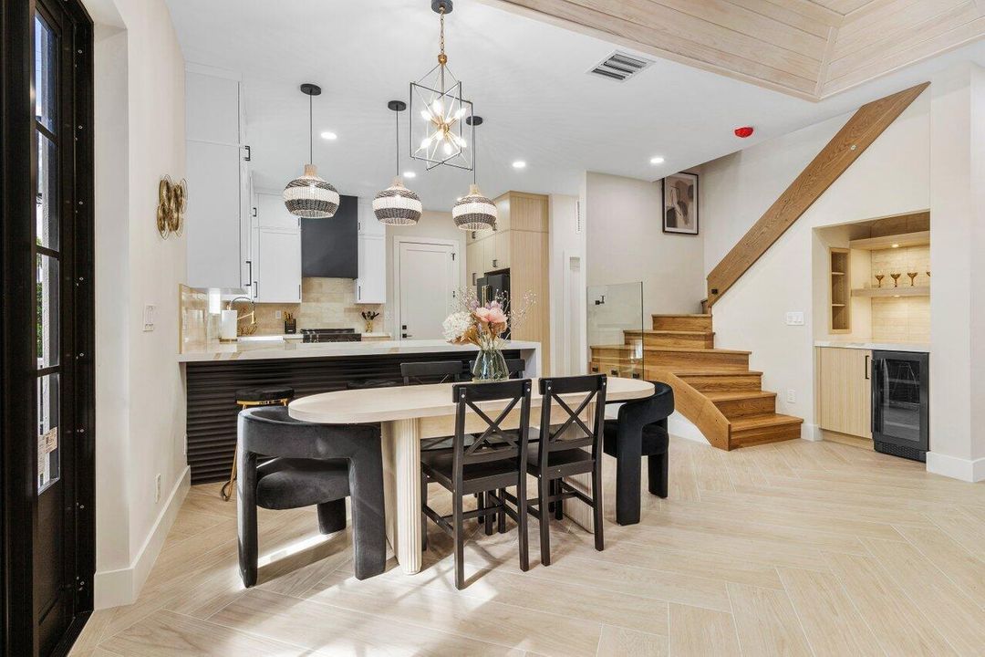 En Renta: $7,600 (3 camas, 2 baños, 1600 Pies cuadrados)