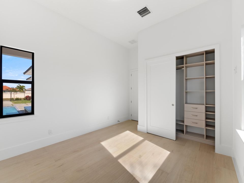 На продажу: $1,175,000 (4 спален, 2 ванн, 3089 Квадратных фут)