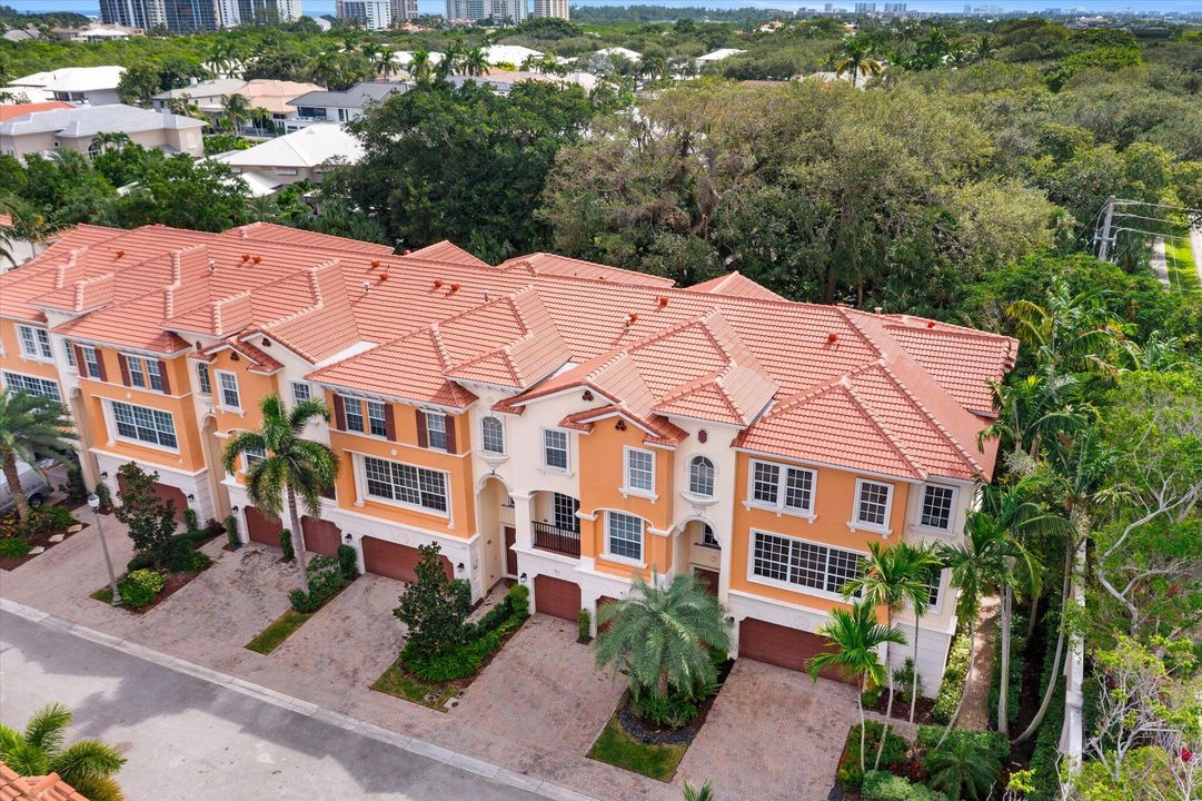 Active With Contract: $975,000 (4 beds, 3 baths, 3134 Square Feet)