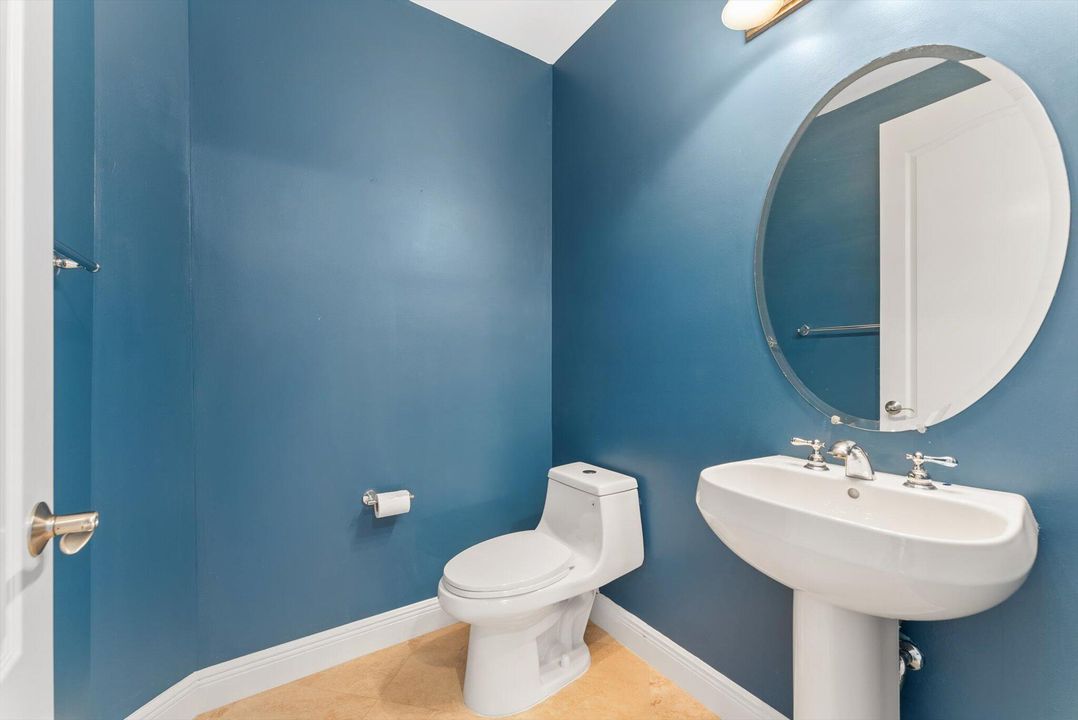 Active With Contract: $975,000 (4 beds, 3 baths, 3134 Square Feet)