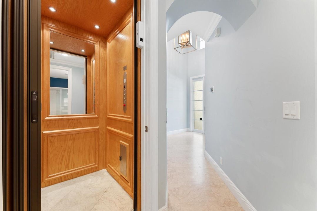 Active With Contract: $975,000 (4 beds, 3 baths, 3134 Square Feet)