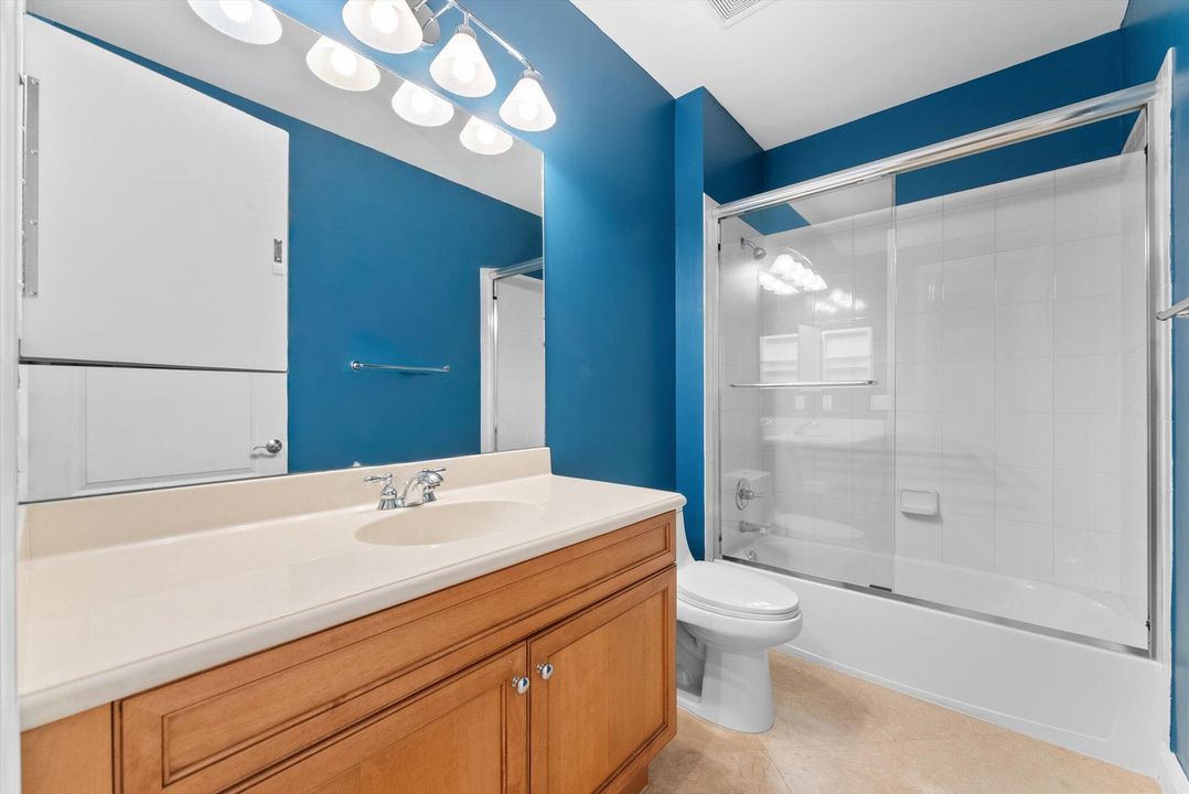 Active With Contract: $975,000 (4 beds, 3 baths, 3134 Square Feet)