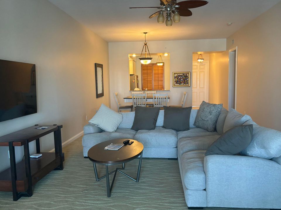 For Rent: $2,600 (2 beds, 2 baths, 1989 Square Feet)