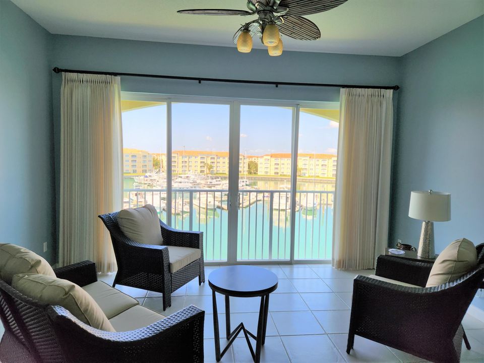 For Rent: $2,600 (2 beds, 2 baths, 1989 Square Feet)