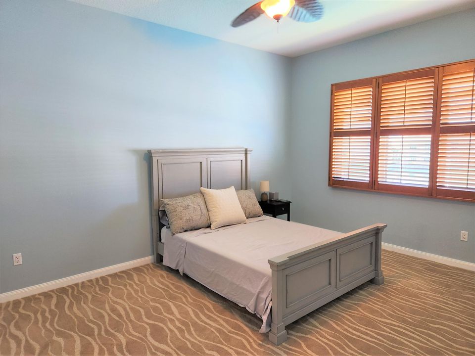 For Rent: $2,600 (2 beds, 2 baths, 1989 Square Feet)