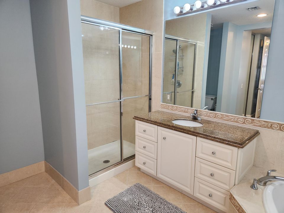 For Rent: $2,600 (2 beds, 2 baths, 1989 Square Feet)