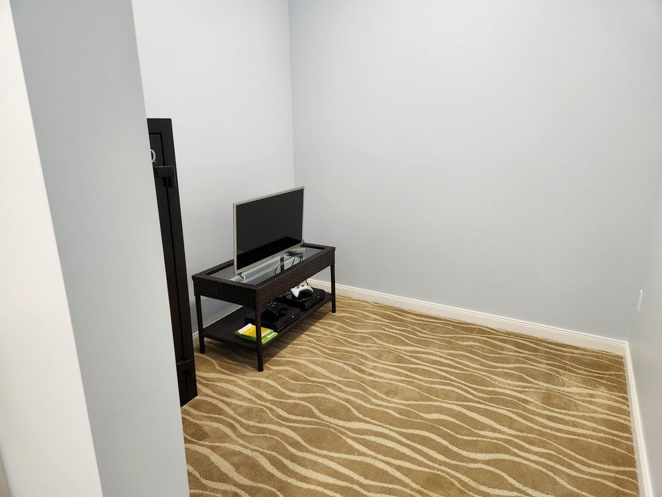 For Rent: $2,600 (2 beds, 2 baths, 1989 Square Feet)