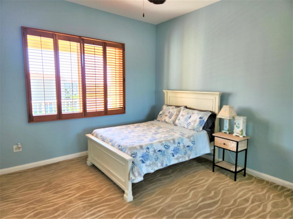 For Rent: $2,600 (2 beds, 2 baths, 1989 Square Feet)