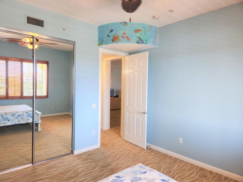 For Rent: $2,600 (2 beds, 2 baths, 1989 Square Feet)