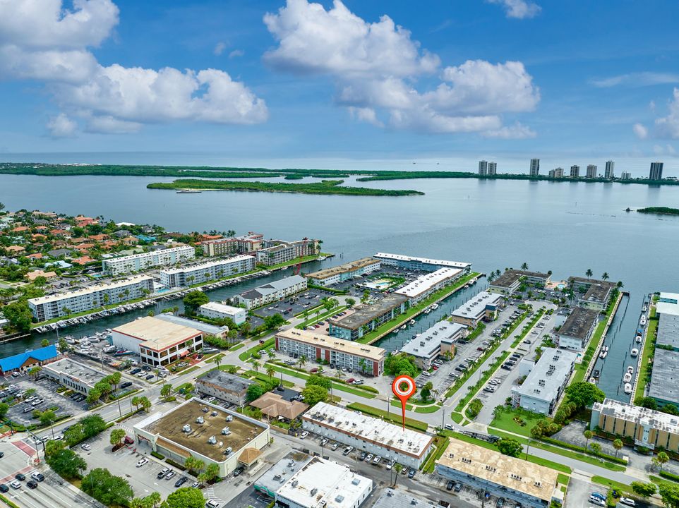 Recently Rented: $1,850 (2 beds, 2 baths, 943 Square Feet)