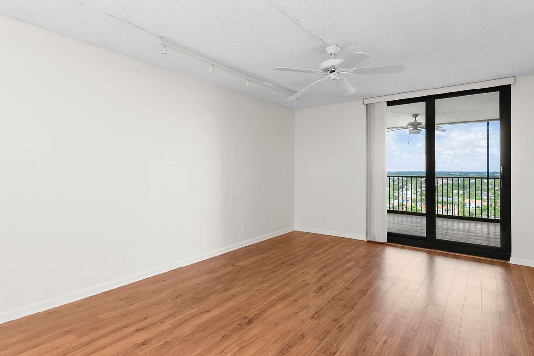 For Sale: $899,000 (2 beds, 2 baths, 1452 Square Feet)