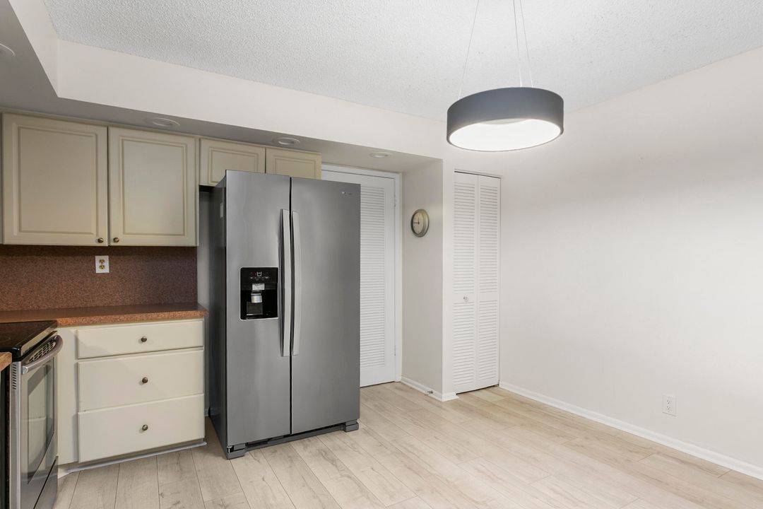 For Sale: $899,000 (2 beds, 2 baths, 1452 Square Feet)