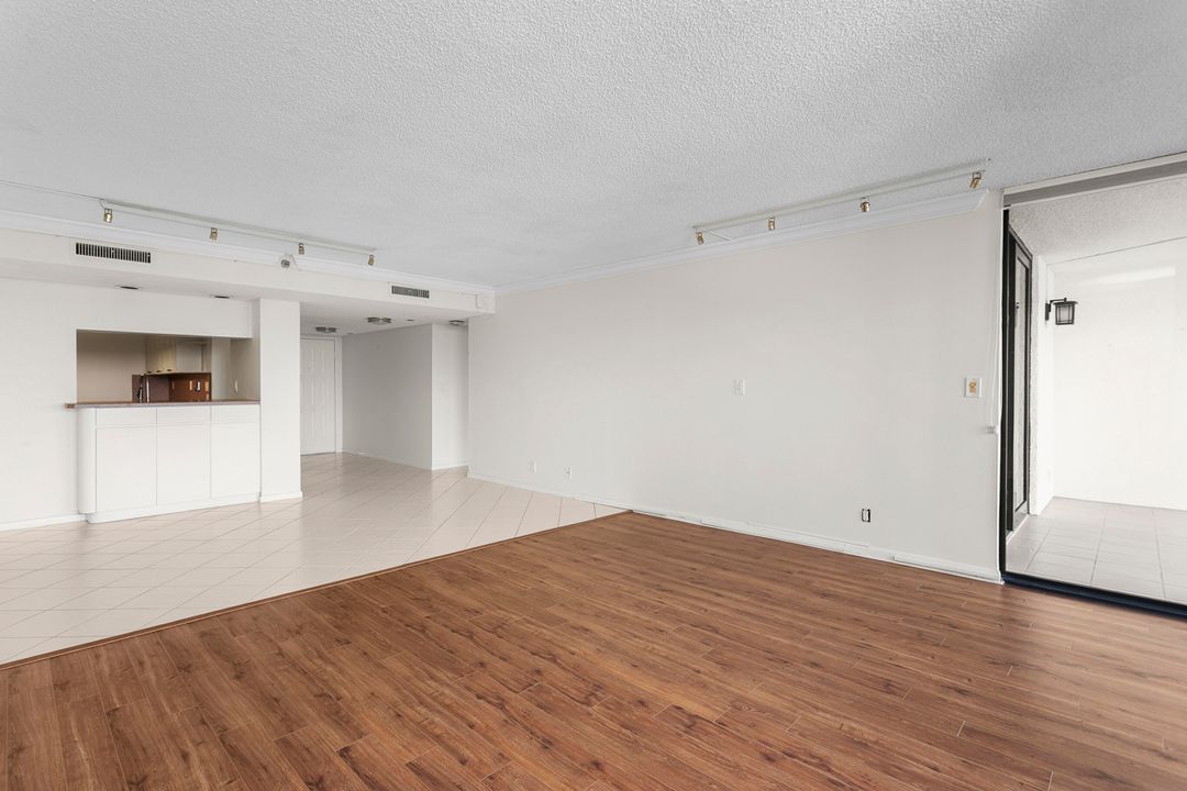 For Sale: $899,000 (2 beds, 2 baths, 1452 Square Feet)