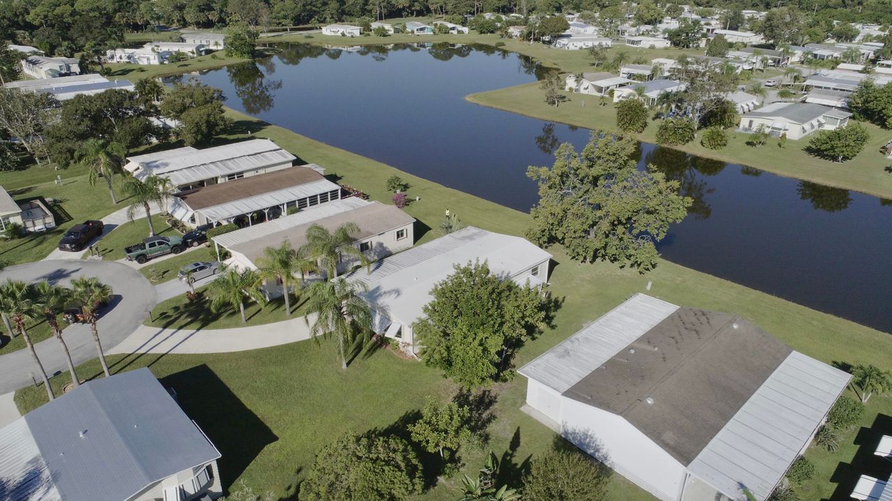 For Sale: $159,900 (2 beds, 2 baths, 1750 Square Feet)