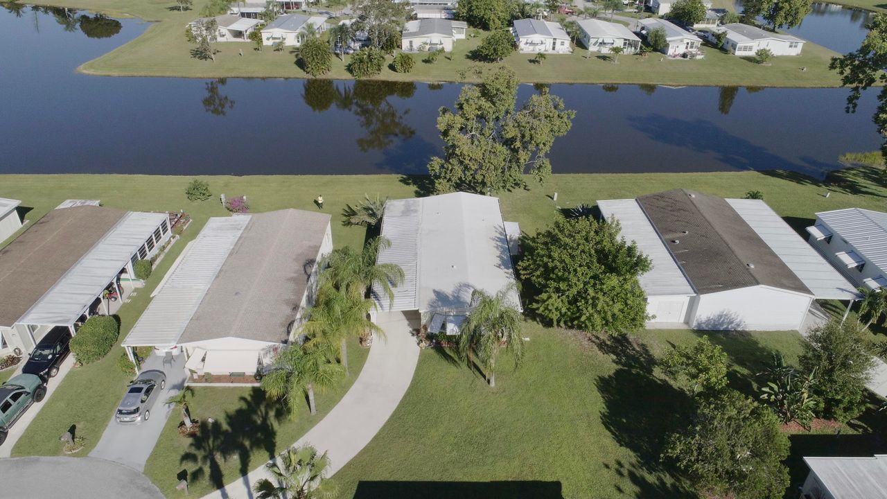 For Sale: $159,900 (2 beds, 2 baths, 1750 Square Feet)