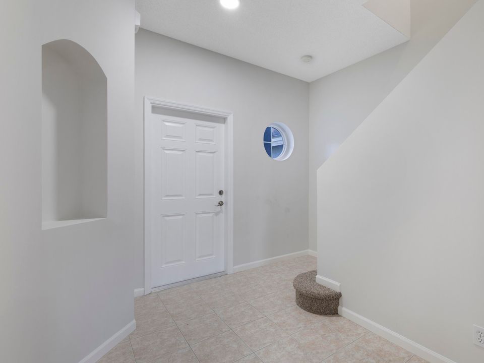 Active With Contract: $379,900 (3 beds, 2 baths, 1559 Square Feet)