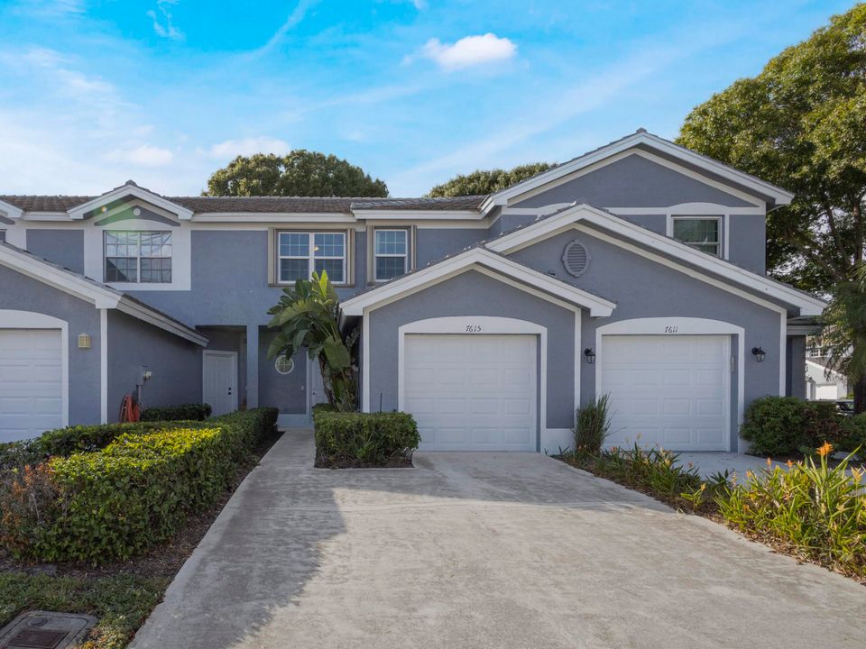 Active With Contract: $379,900 (3 beds, 2 baths, 1559 Square Feet)