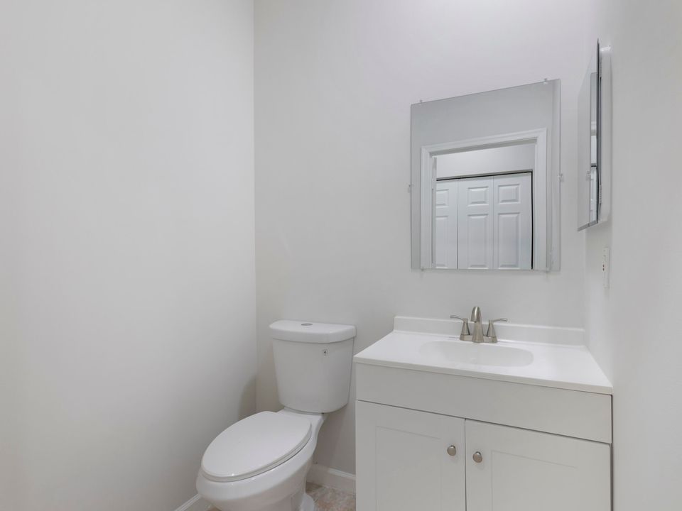 Active With Contract: $379,900 (3 beds, 2 baths, 1559 Square Feet)