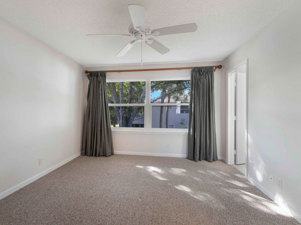 Active With Contract: $379,900 (3 beds, 2 baths, 1559 Square Feet)