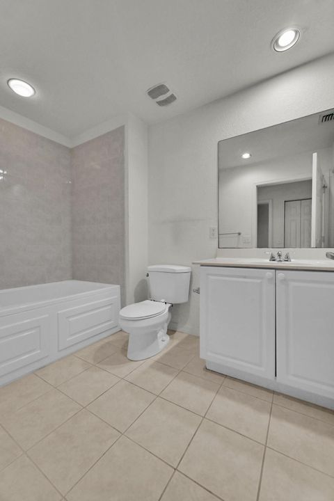 В аренду: $1,800 (2 спален, 2 ванн, 1330 Квадратных фут)