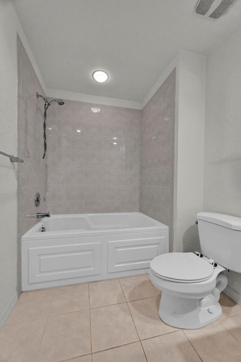 В аренду: $1,800 (2 спален, 2 ванн, 1330 Квадратных фут)