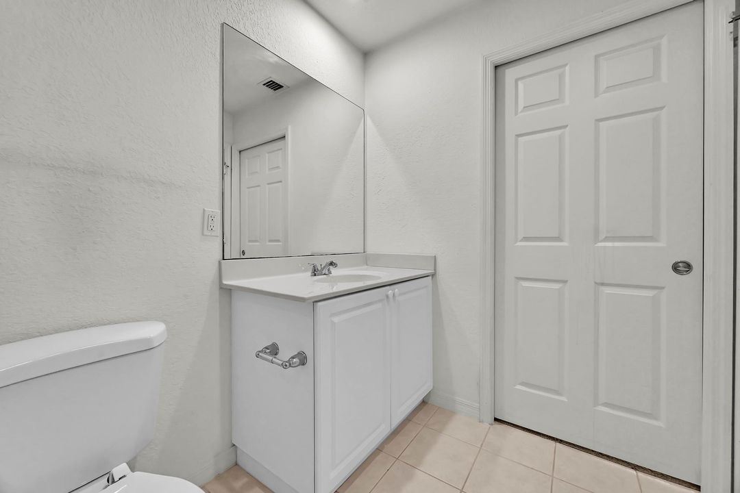 В аренду: $1,800 (2 спален, 2 ванн, 1330 Квадратных фут)