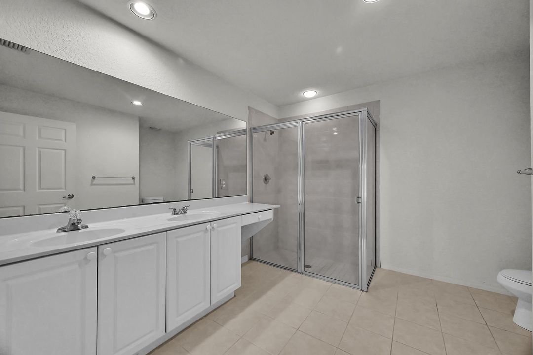 В аренду: $1,800 (2 спален, 2 ванн, 1330 Квадратных фут)