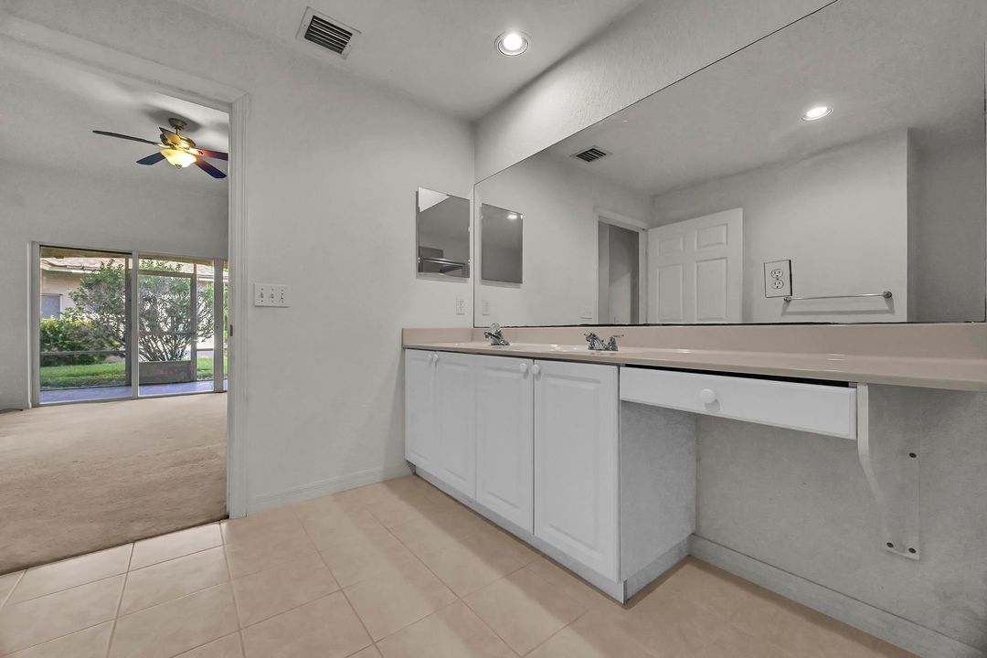 В аренду: $1,800 (2 спален, 2 ванн, 1330 Квадратных фут)