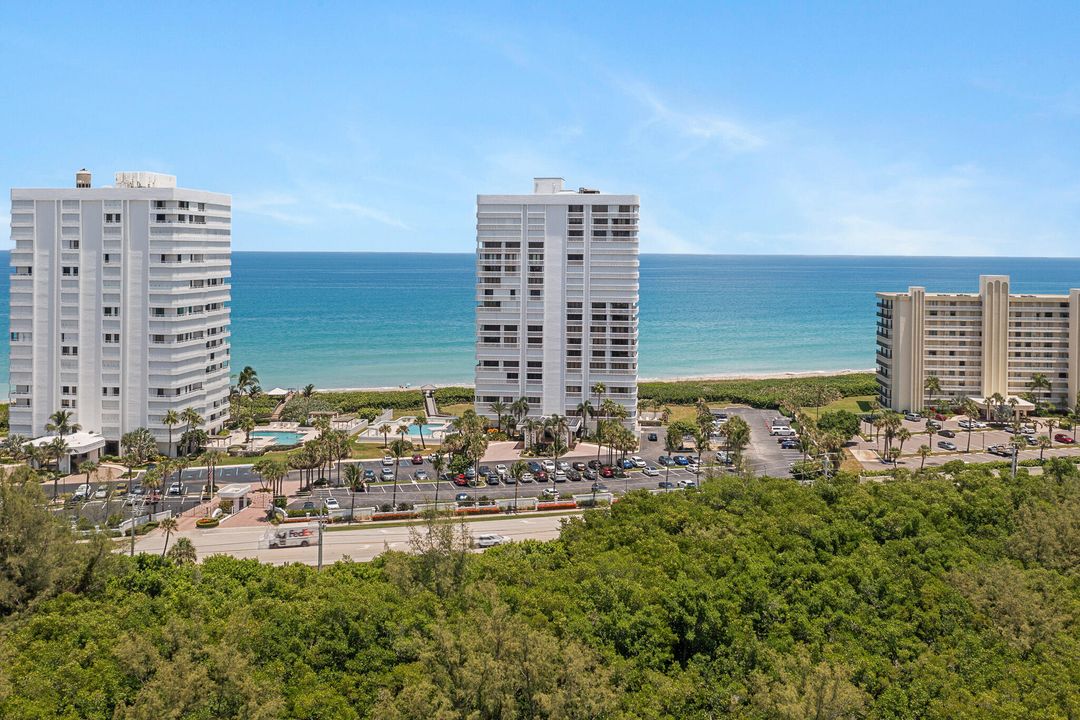 For Sale: $659,900 (2 beds, 2 baths, 1703 Square Feet)