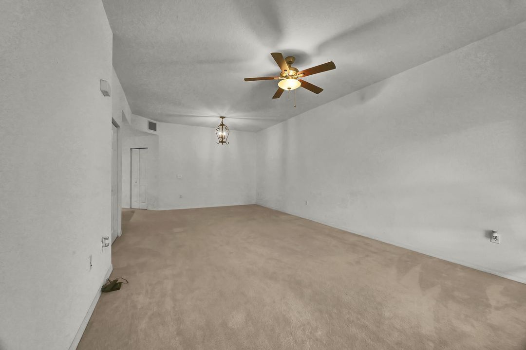 В аренду: $1,800 (2 спален, 2 ванн, 1330 Квадратных фут)