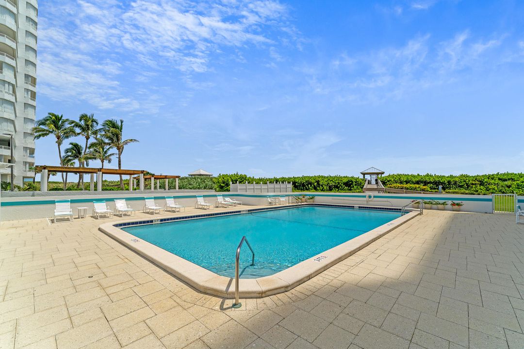 For Sale: $659,900 (2 beds, 2 baths, 1703 Square Feet)