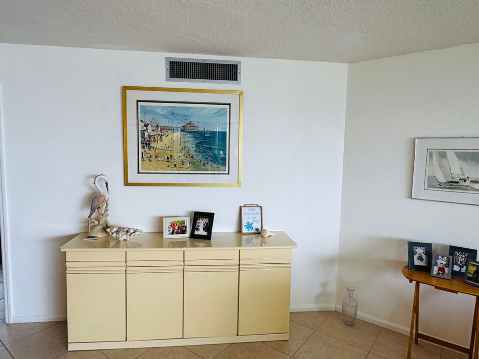 For Rent: $5,500 (2 beds, 2 baths, 1228 Square Feet)