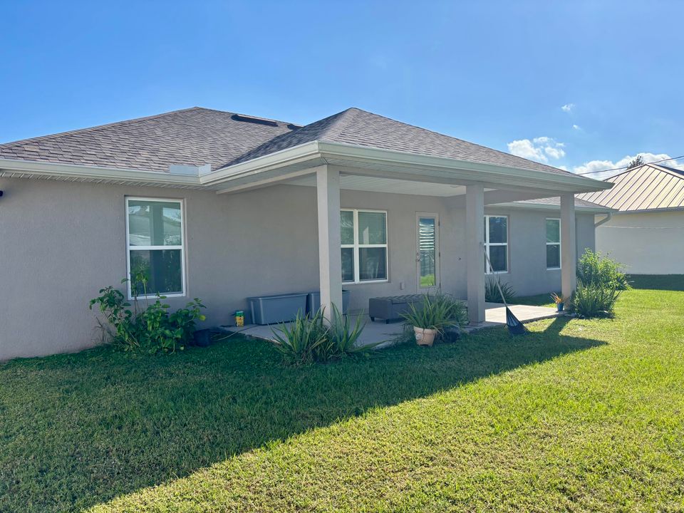 Под контрактом: $385,000 (4 спален, 2 ванн, 1762 Квадратных фут)