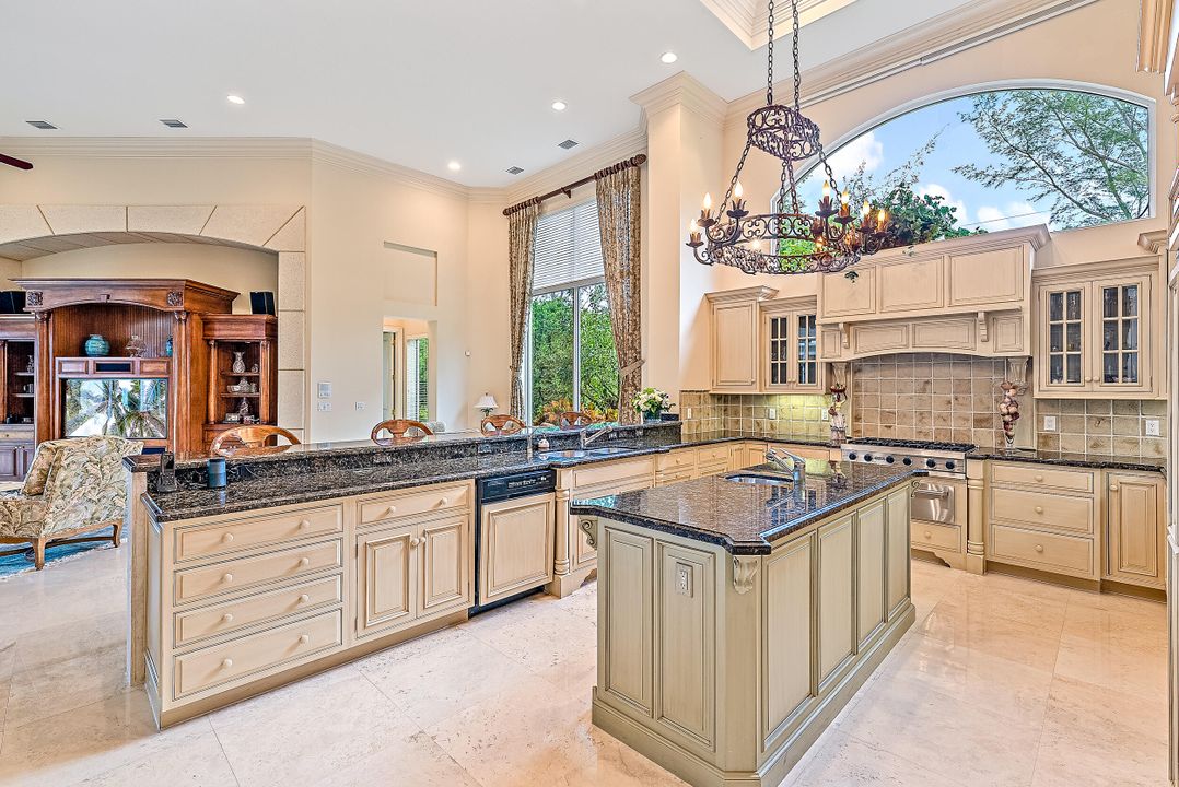 На продажу: $5,990,000 (5 спален, 6 ванн, 7733 Квадратных фут)